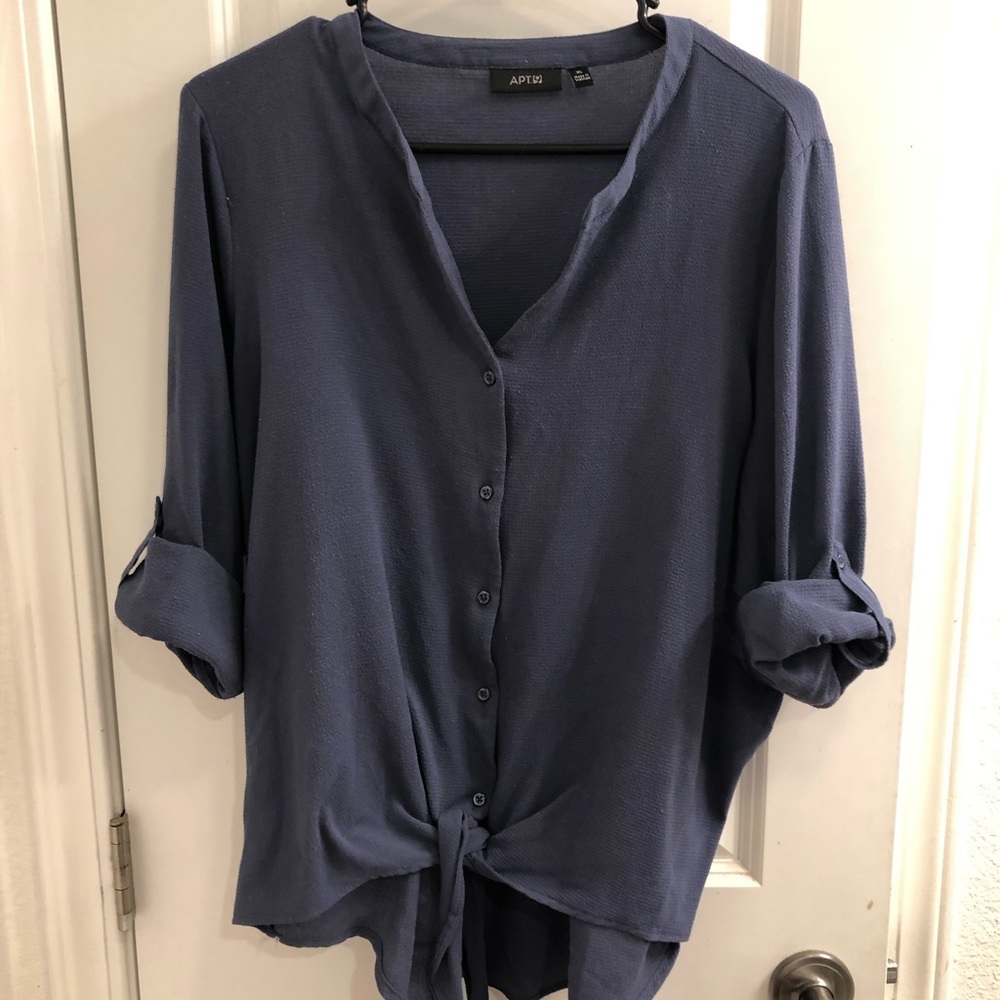 Apt 9 3/4 sleeve with tie front